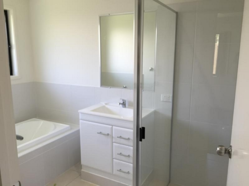 8 Virginia Drive, Parkhurst QLD 4702